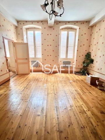 idéal investisseur ! Immeuble de 240 m2 avec local co et terrasse surplombant le centre ville de St-Amour