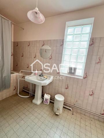 idéal investisseur ! Immeuble de 240 m2 avec local co et terrasse surplombant le centre ville de St-Amour