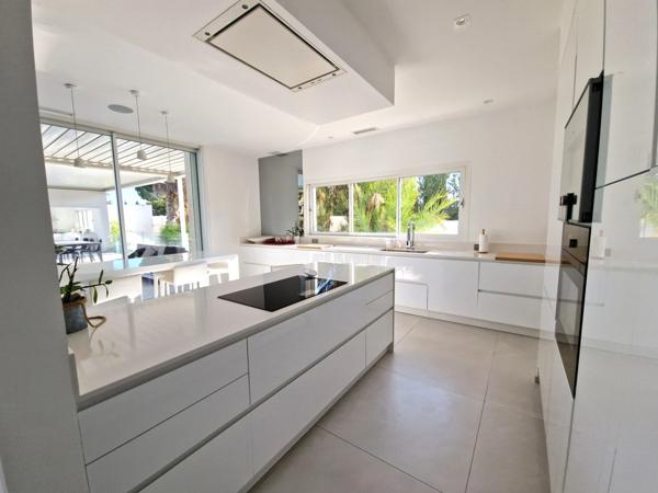 Montpellier ouest à vendre Maison d'architecte 7 pièces SUR 2399m² DE TERRAIN