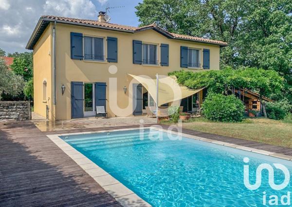 Maison 7 pièces de 250 m² à Charbonnières-les-Bains (69260)