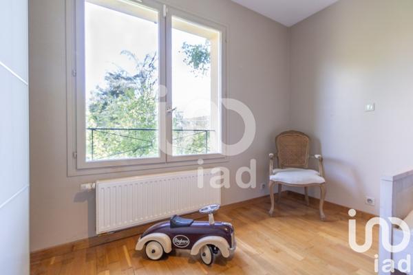 Maison 7 pièces de 250 m² à Charbonnières-les-Bains (69260)