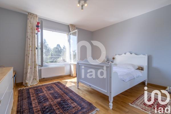 Maison 7 pièces de 250 m² à Charbonnières-les-Bains (69260)