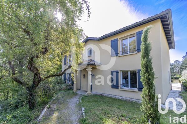 Maison 7 pièces de 250 m² à Charbonnières-les-Bains (69260)