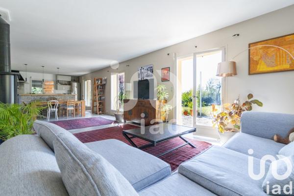 Maison 7 pièces de 250 m² à Charbonnières-les-Bains (69260)