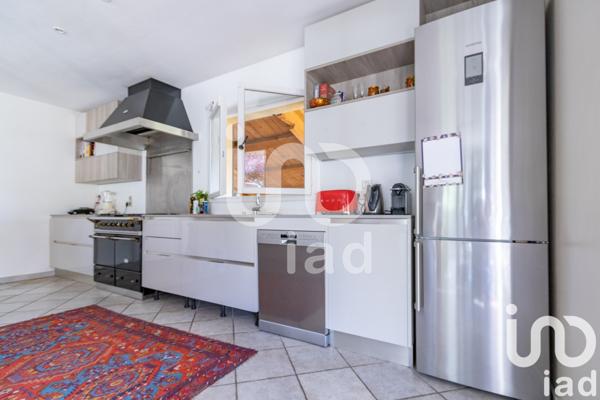 Maison 7 pièces de 250 m² à Charbonnières-les-Bains (69260)