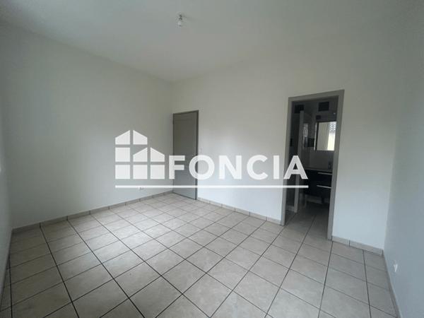 Location Appartement 2 pièces 41.97 m² - 53 RUE MONTESQUIEU Agen 47000