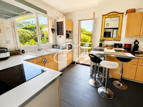 VENTE 69890 LA TOUR DE SALVAGNY MAISON 175 m2 carrez et 200 m2 utiles sur 1500 m2 DE TERRAIN, piscine