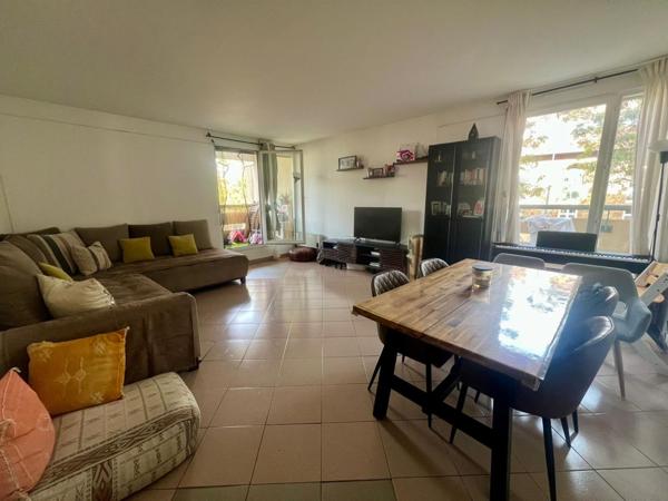 HOUILLES CENTRE : Appartement 3 pièces - 68 m2 340 000 € **  - Référence  999