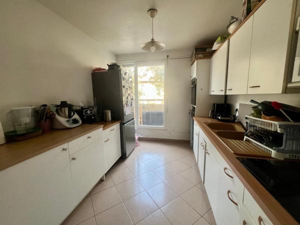 HOUILLES CENTRE : Appartement 3 pièces - 68 m2 340 000 € **  - Référence  999