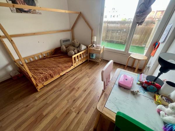 HOUILLES CENTRE : Appartement 3 pièces - 68 m2 340 000 € **  - Référence  999
