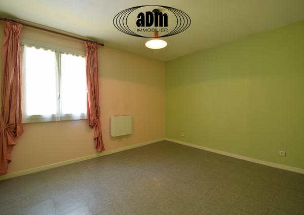 Maison
                                                                                                                                                                                                                                                                                                                        5 pièce(s)                                                                                                                                                                                                          4 chambre(s)                                                                                                                                                                                                          130  m²