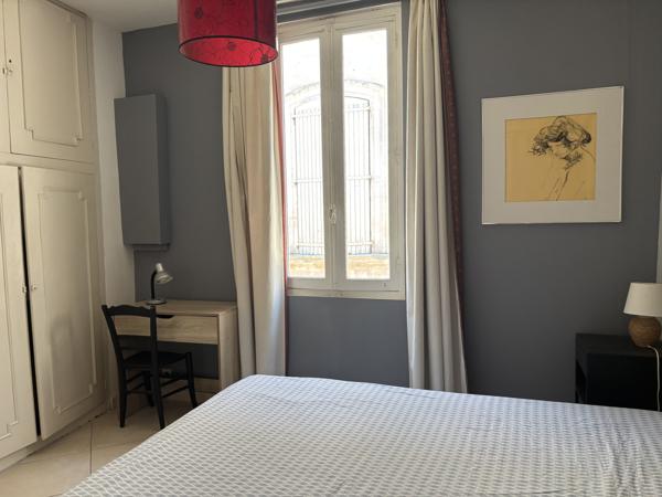 AVIGNON INTRA-MUROS QUARTIER LES HALLES, APPARTEMENT TYPE 3, 66 m², 2ème ET DERNIER ETAGE