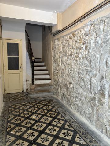 AVIGNON INTRA-MUROS QUARTIER LES HALLES, APPARTEMENT TYPE 3, 66 m², 2ème ET DERNIER ETAGE