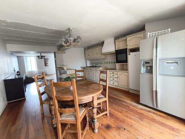 Immeuble
         10 pièces
        - 230 m² Exclusivité 206 500 € *