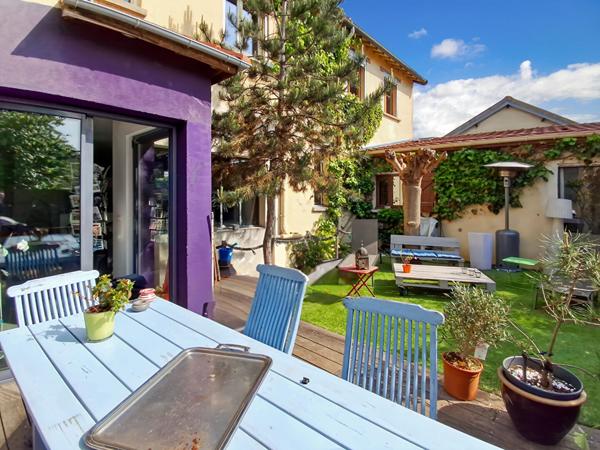 SURESNES 8' Tram - maison familiale de charme spacieuse plein sud offrant 4 chambres