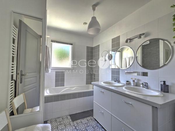 Maison 5 pièce(s) 3 chambre(s) 108.92 m²