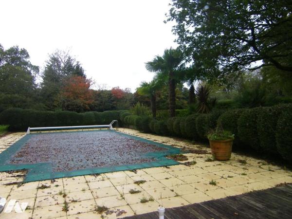 Vaste maison sur plus de 2 hectares