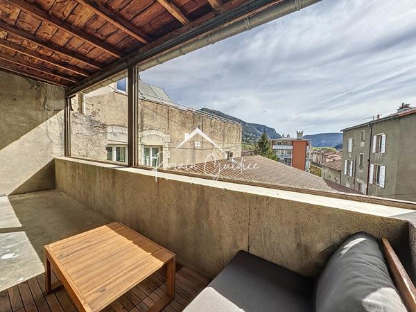 Millau (12100) APPARTEMENT F4 100 M² 1ER ÉTAGE / TERRASSE / POSSIBLITÉ GARAGE