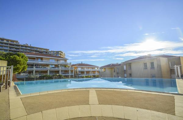 Nice (06000) BAIL MEUBLÉ / T2 d'environ 50m² + jardin + garage