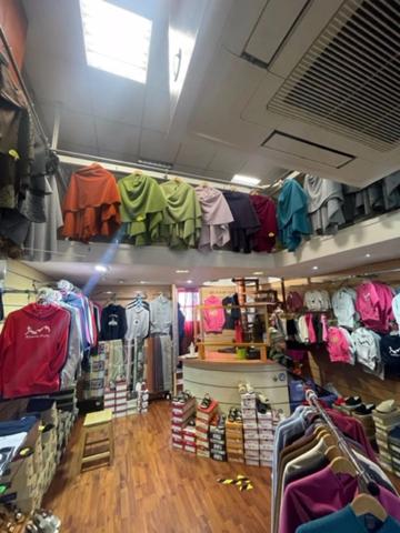 Dpt Hautes Pyrénées (65), à vendre LOURDES Local commercial