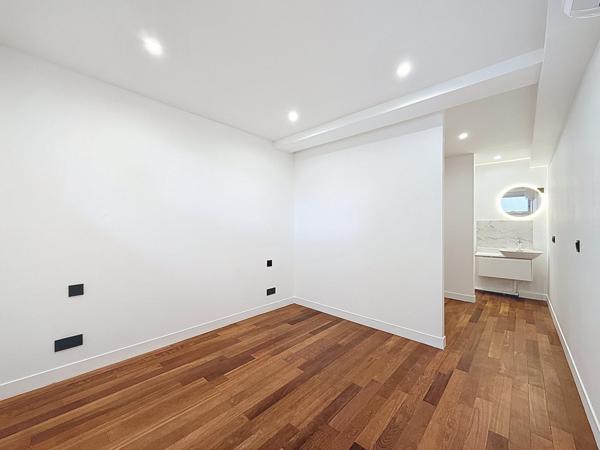 Appartement contemporain avec jardin - Côte Pavée