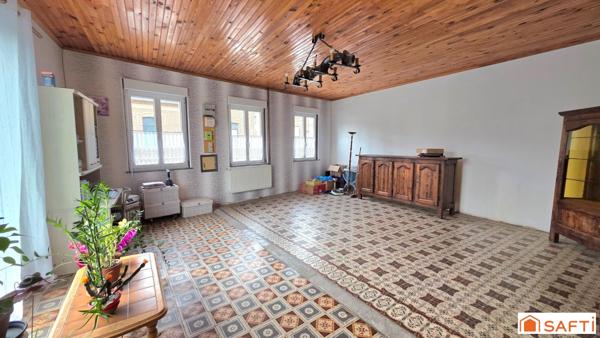 Longère individuelle T4 de PLAIN PIED avec combles aménageables, jardin et garage.