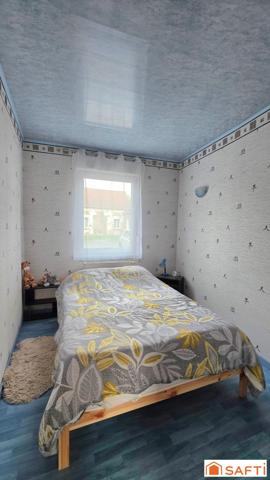 Longère individuelle T4 de PLAIN PIED avec combles aménageables, jardin et garage.