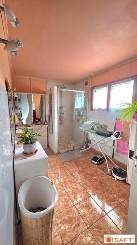 Longère individuelle T4 de PLAIN PIED avec combles aménageables, jardin et garage.