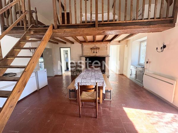A vendre - Maison de caractère possibilité 3 chambres avec jardin et dépendances - 15 min Doué-en-Anjou - D6124