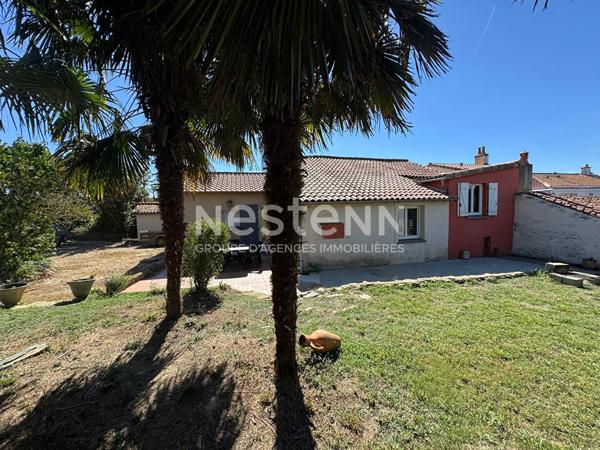 A vendre - Maison de caractère possibilité 3 chambres avec jardin et dépendances - 15 min Doué-en-Anjou - D6124