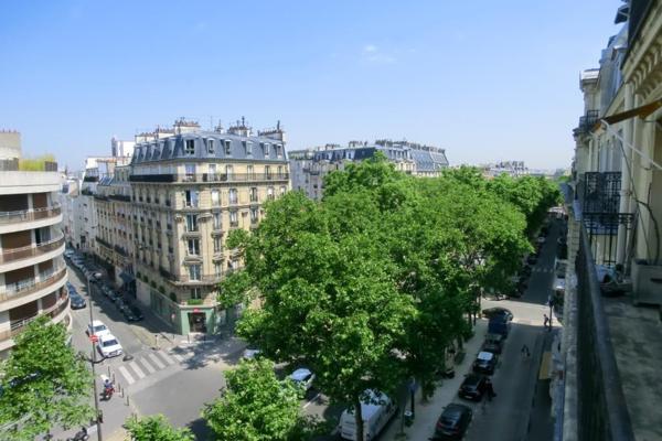 Bel appartement Haussmannien vue Tour Eiffel