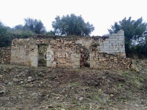 Terrain de 8 300 m²