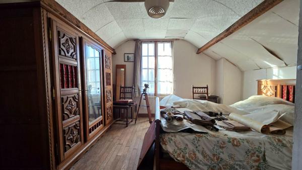 Gisors maison 4 pièces à rénover.possibilité de construire 3 maisons mitoyennes