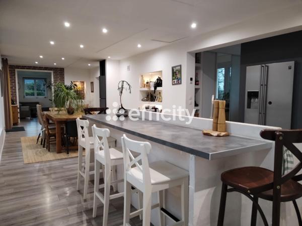 Maison 8 pièces - 210 m²