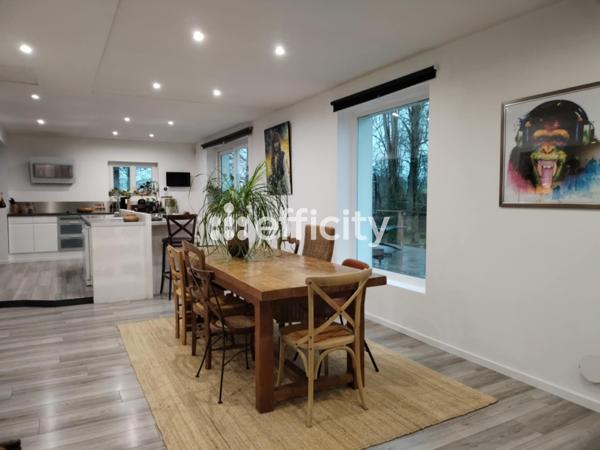 Maison 8 pièces - 210 m²