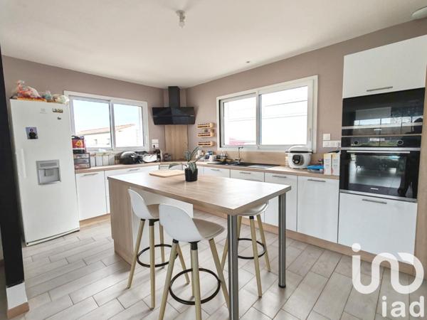 Maison à vendre 6 pièces 125 m² Surgères