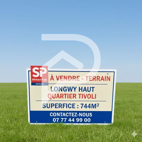 Terrain 744 m2