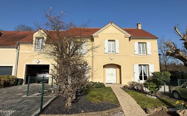 Maison à vendre    2 pièces • 196,87 m2 Marines