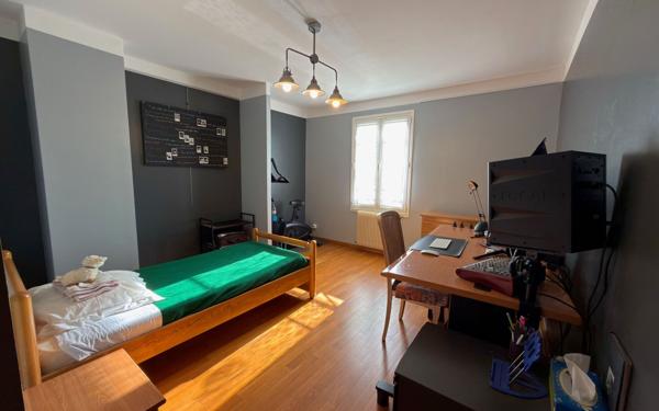 Maison à vendre    2 pièces • 196,87 m2 Marines