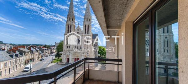 Bien rare en hypercentre avec balcon et vue sur l’église Saint André