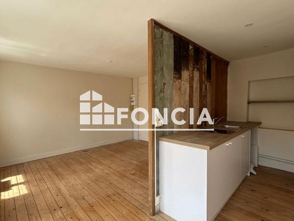 Location Studio 25 m² - 40/42 RUE DU MARECHAL FOCH Livarot Pays D'auge 14140