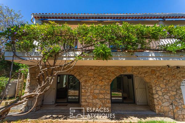 Maison familiale au calme, jardin arboré et potentiel piscine