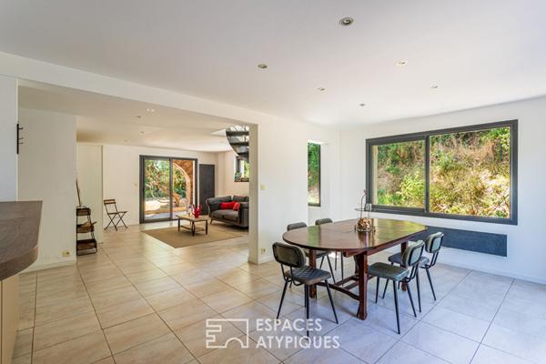Maison familiale au calme, jardin arboré et potentiel piscine