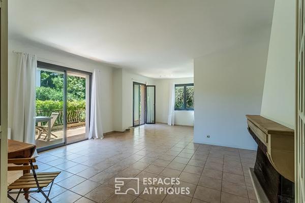 Maison familiale au calme, jardin arboré et potentiel piscine
