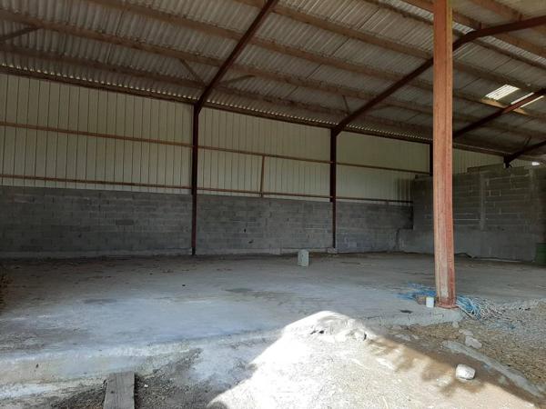 Hangar agricole pour panneaux photovoltaïques