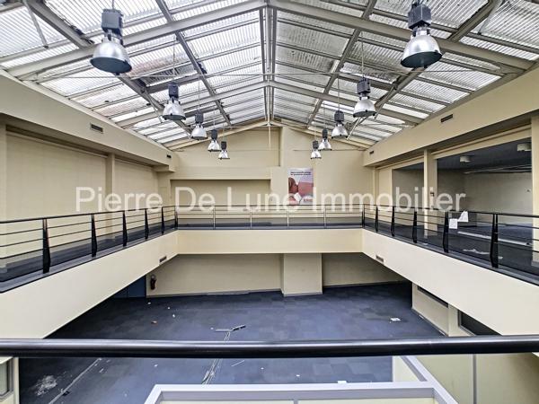Commerce À vendre 1311 m²