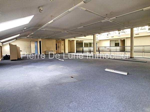 Commerce À vendre 1311 m²