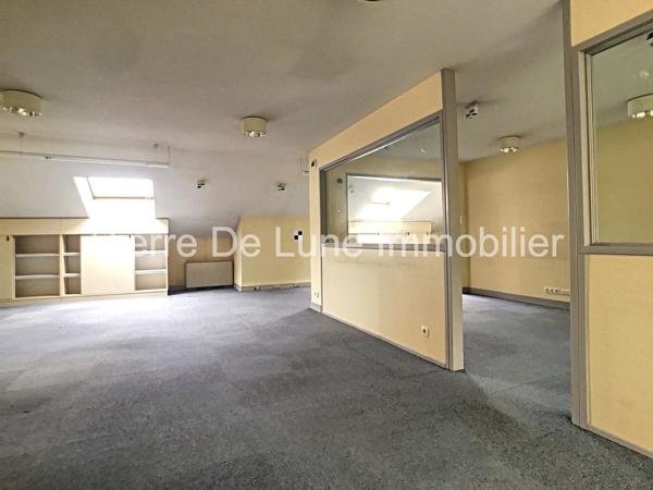 Commerce À vendre 1311 m²