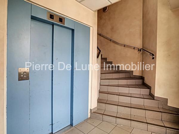 Commerce À vendre 1311 m²
