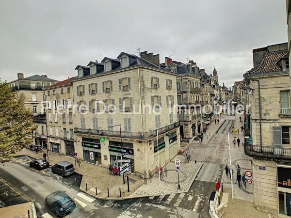 Commerce À vendre 1311 m²